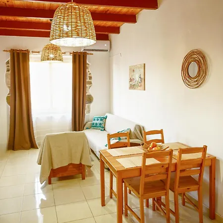 Dimitras House Holiday home *