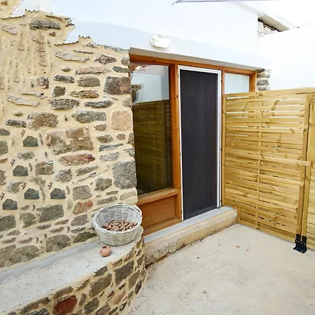 Dimitras House Holiday home